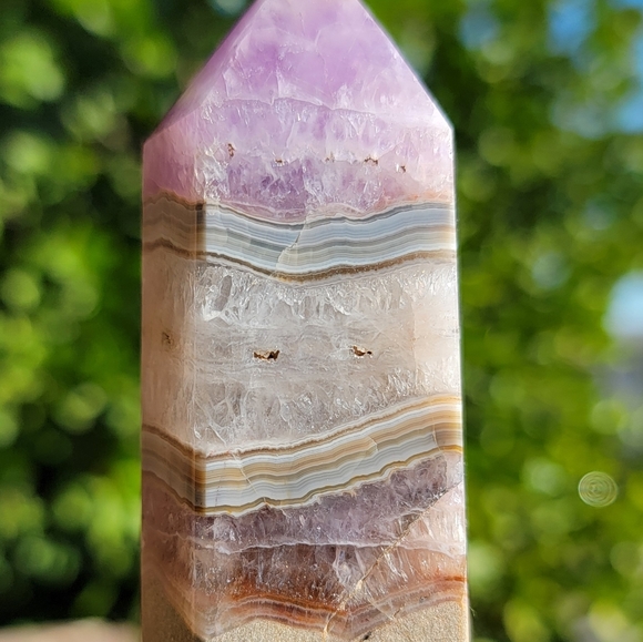 NEW 7.5" MEXICAN CRAZY LACE AGATE AND AMETHYST TOWER - Picture 4 of 9
